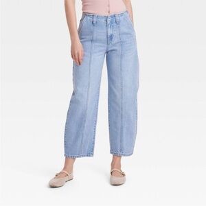 Universal Thread - Women's Mid-Rise Barrel Leg Ankle
Jeans - Universa Blue